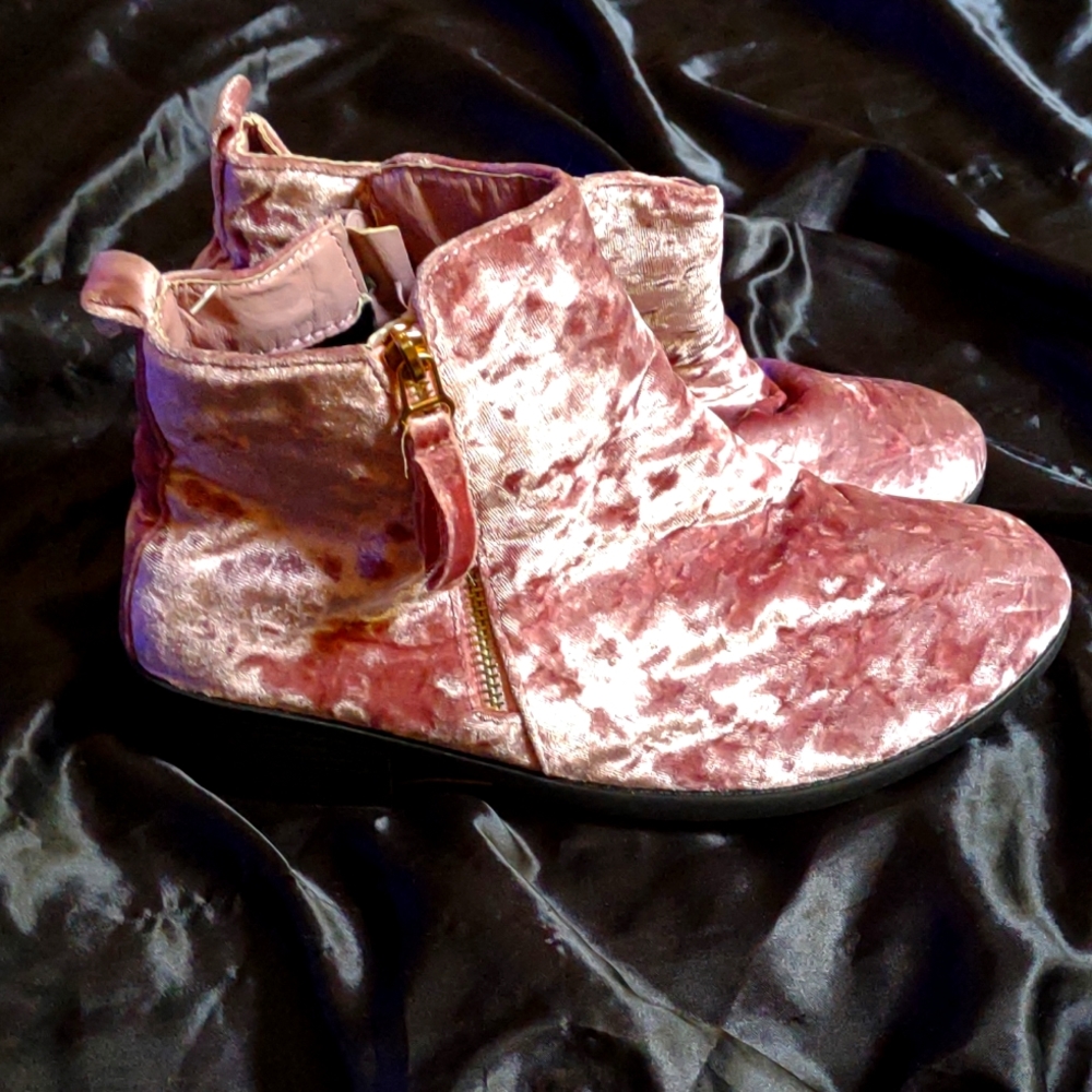 Woman's shoes